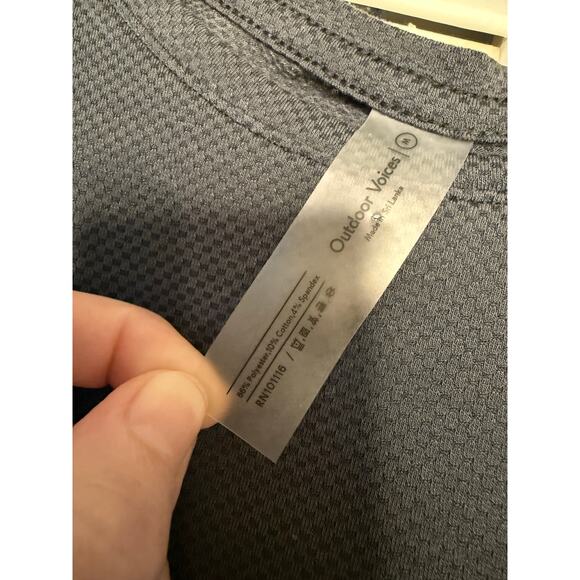 Outdoor Voices Dark Gray Long Sleeve Light Weight Top Sz M - Picture 2 of 5